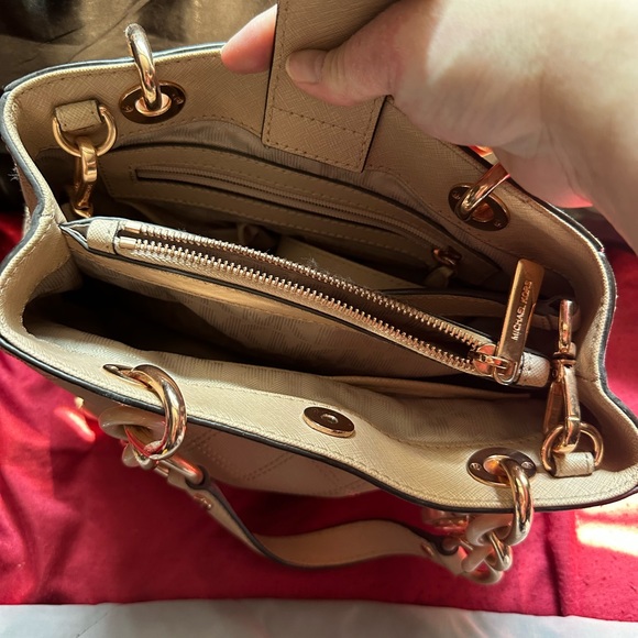 Authentic Michael Kors Cross Body - Picture 2 of 2